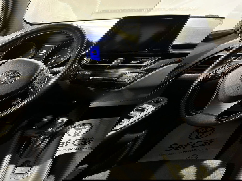 Toyota Toyota C-HR usata a Milano (9)