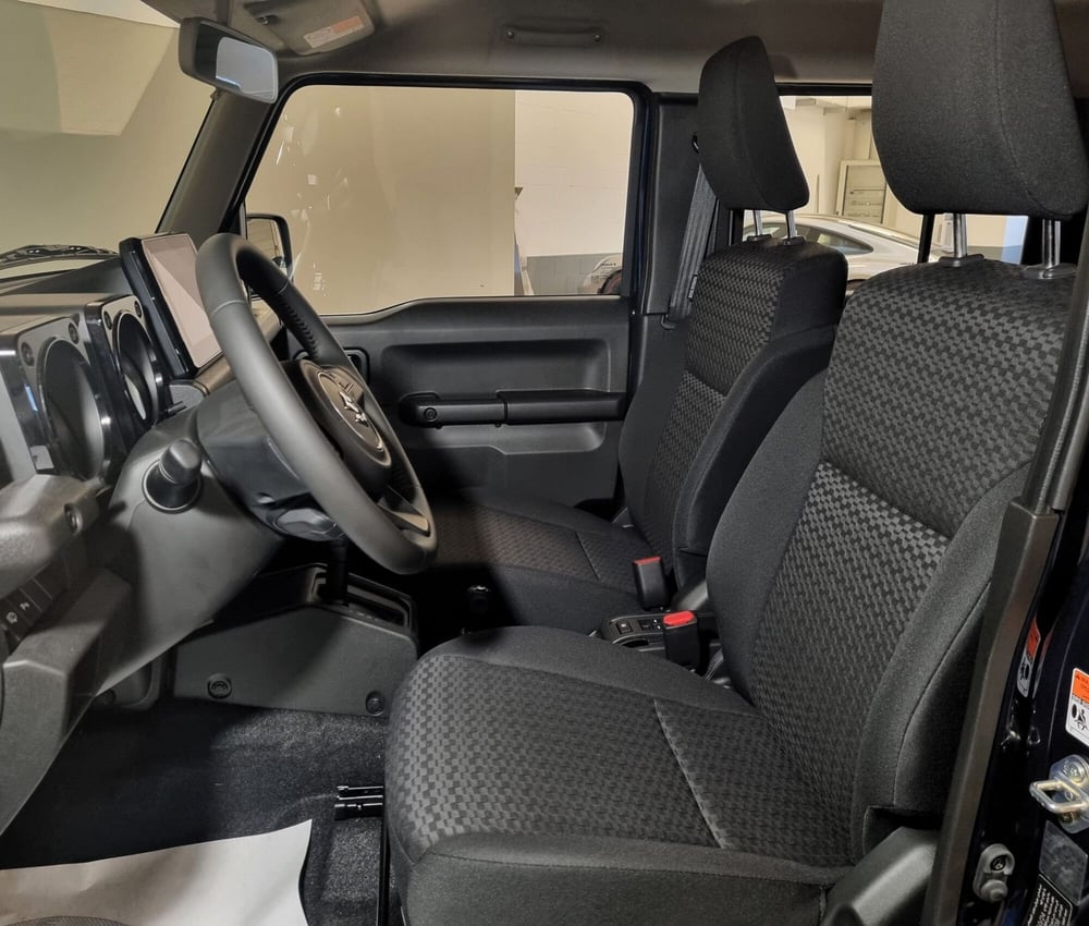 Suzuki Jimny nuova a Pavia (6)