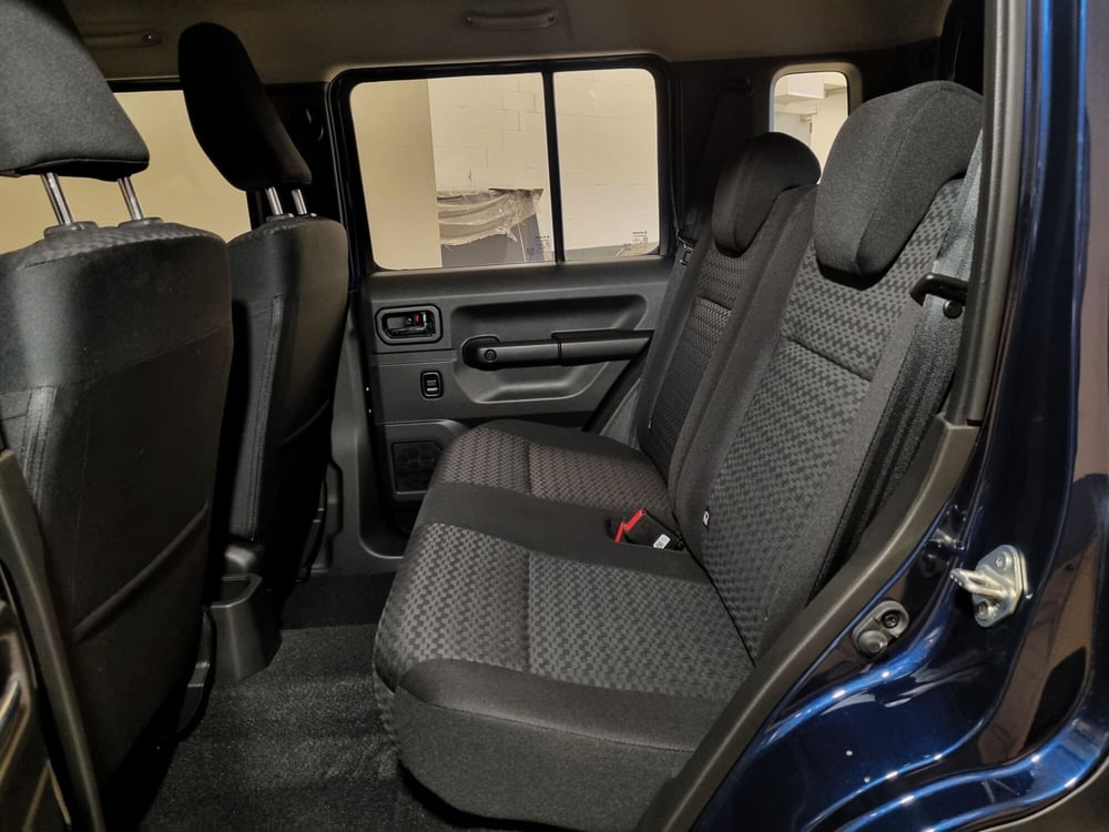 Suzuki Jimny nuova a Pavia (7)