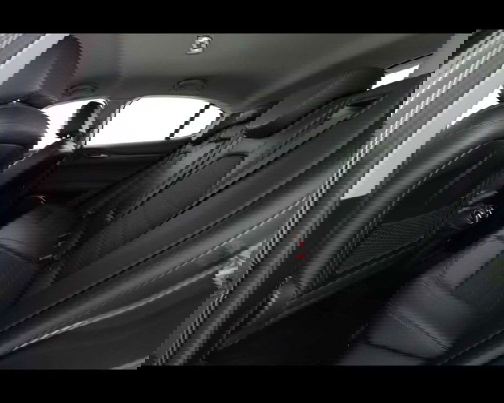 Alfa Romeo Stelvio usata a Bologna (10)