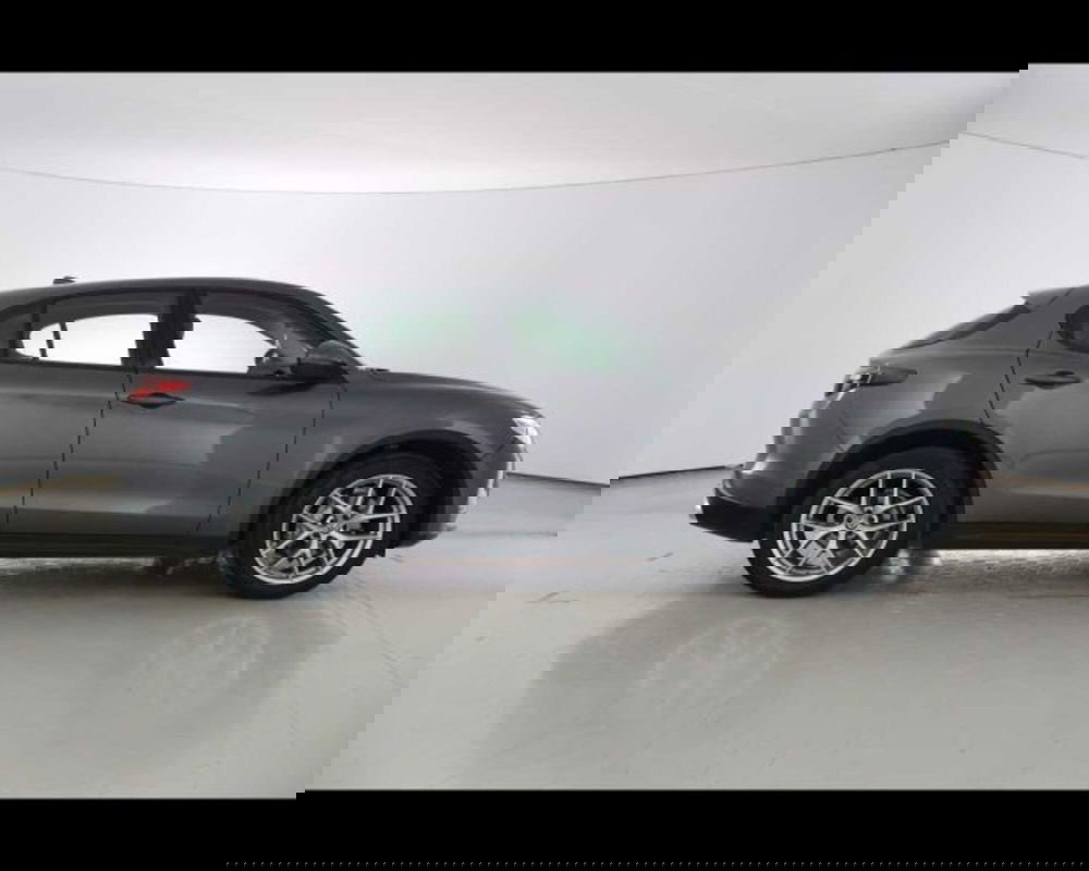 Alfa Romeo Stelvio usata a Bologna (4)