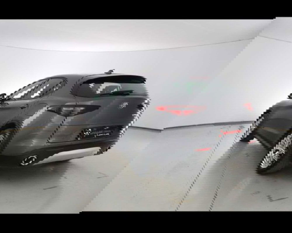 Alfa Romeo Stelvio usata a Bologna (7)