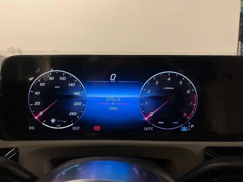 Mercedes-Benz Classe A nuova a Milano (13)