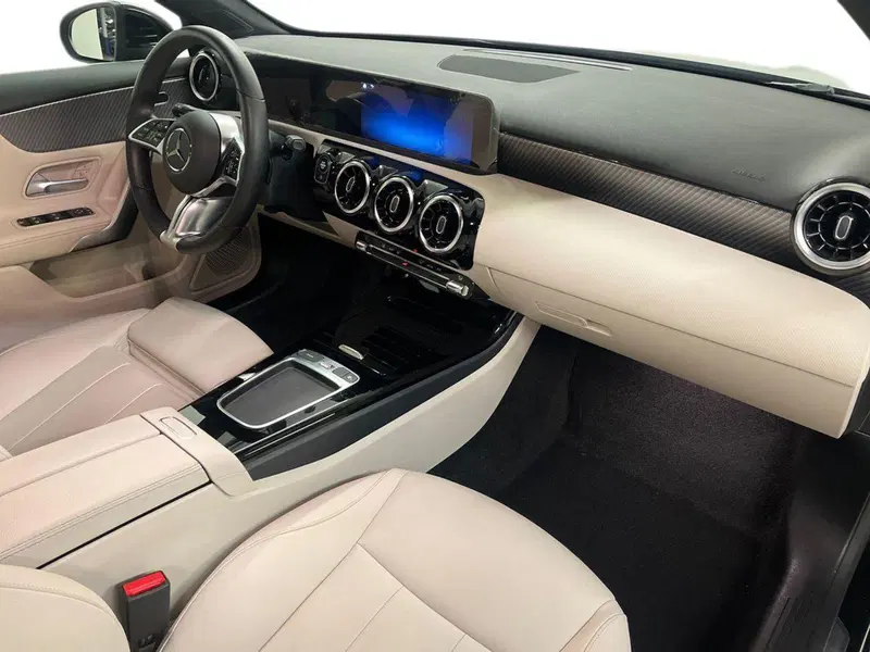 Mercedes-Benz Classe A nuova a Milano (15)
