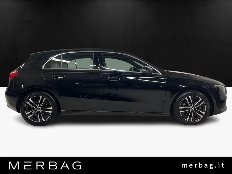 Mercedes-Benz Classe A nuova a Milano (5)