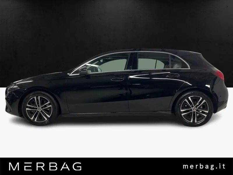 Mercedes-Benz Classe A nuova a Milano (6)