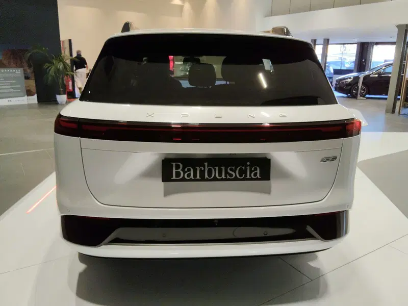 XPeng G9 nuova a Pescara (4)