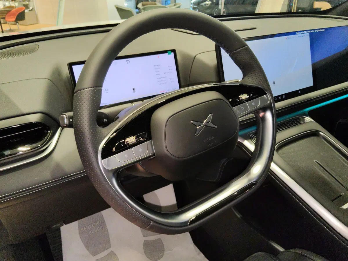 XPeng G9 nuova a Pescara (9)