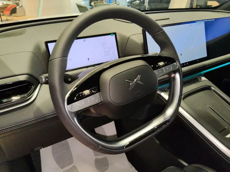 XPeng G9 nuova a Pescara (9)