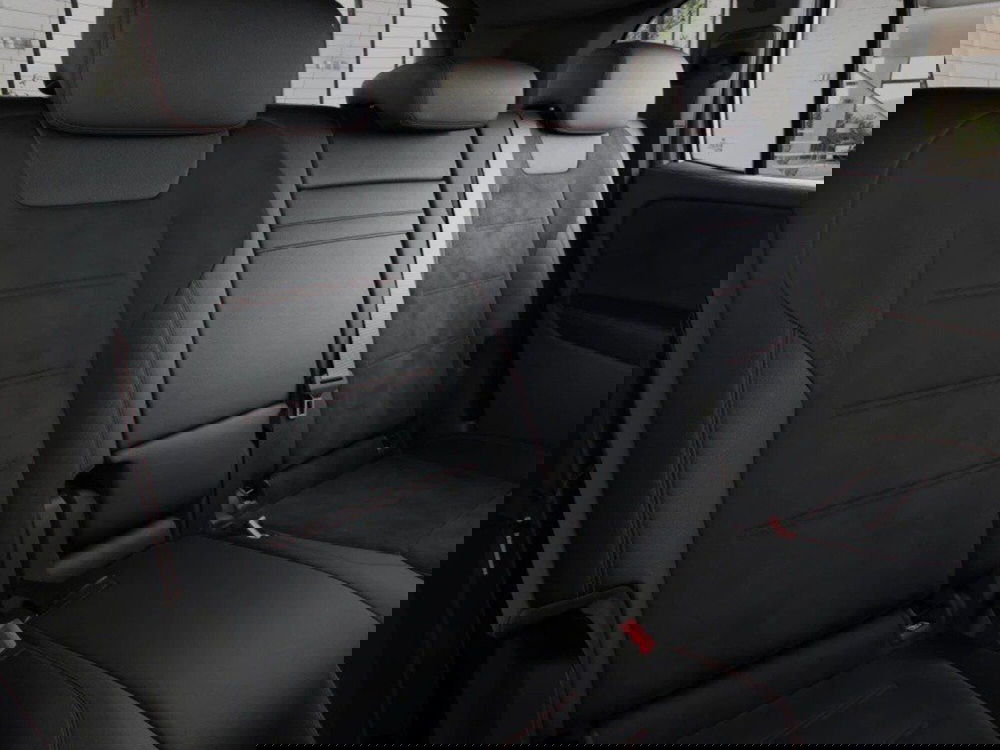 Mercedes-Benz GLB nuova a Ancona (11)