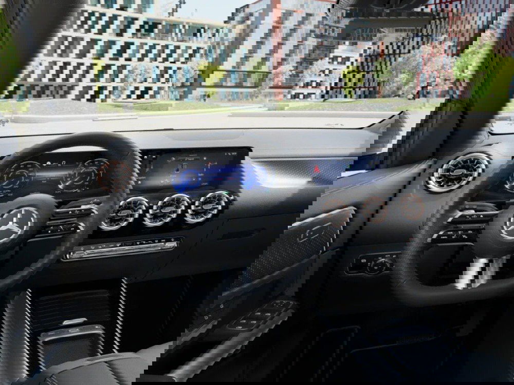 Mercedes-Benz EQA nuova a Ancona (9)