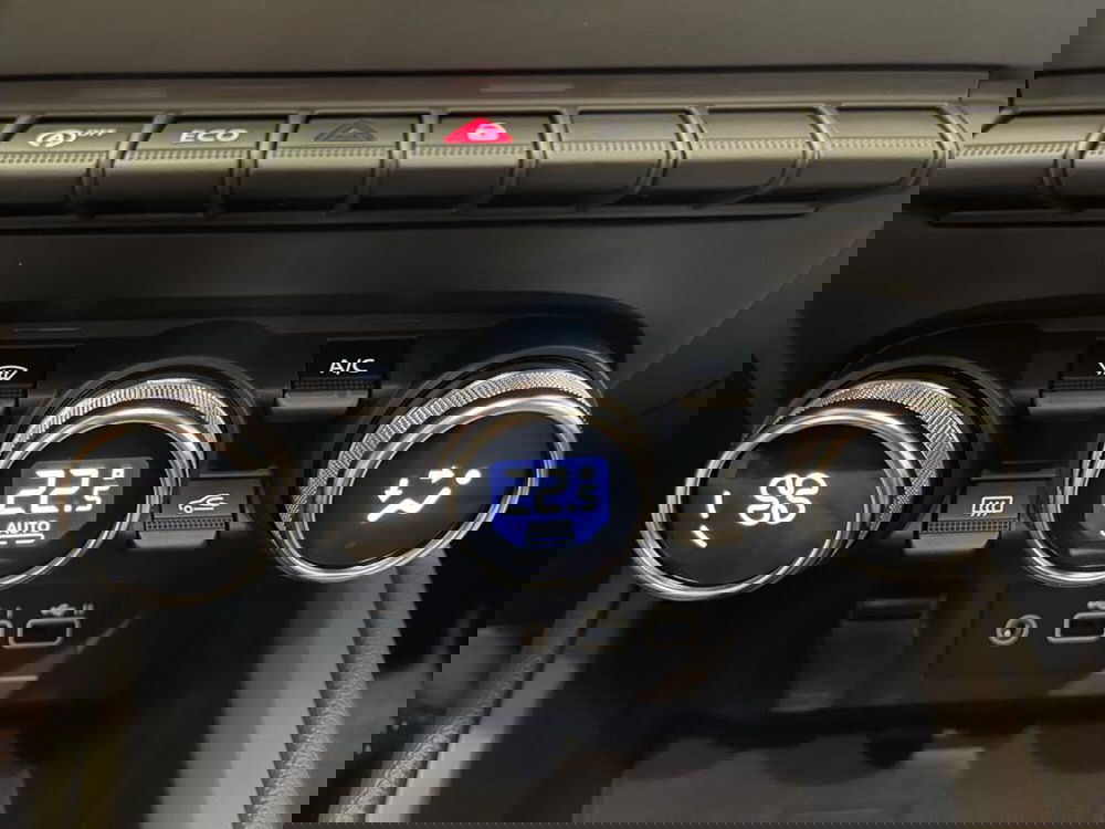 Mitsubishi Colt nuova a Como (11)