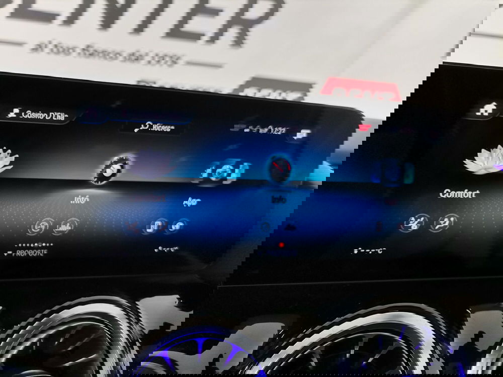 Mercedes-Benz GLA SUV usata a Salerno (19)