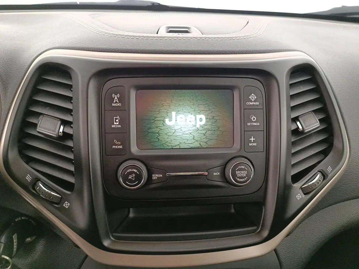 Jeep Cherokee usata a Treviso (17)