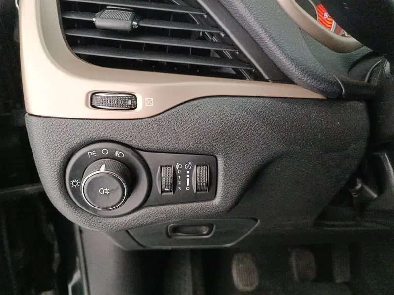 Jeep Cherokee usata a Treviso (9)