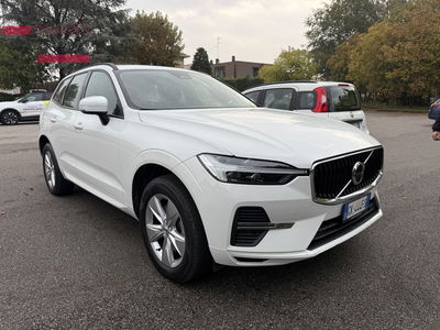 Volvo XC60 B4 Geartronic Momentum del 2022 usata a Mirandola