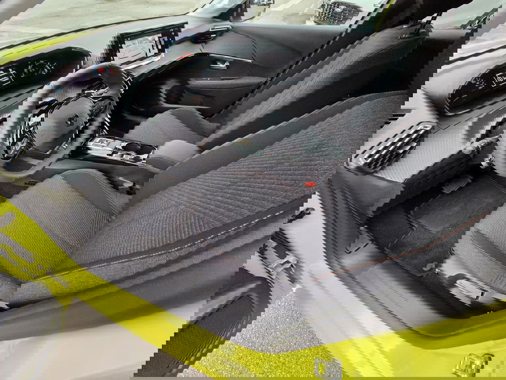 Peugeot 208 nuova a Belluno (11)