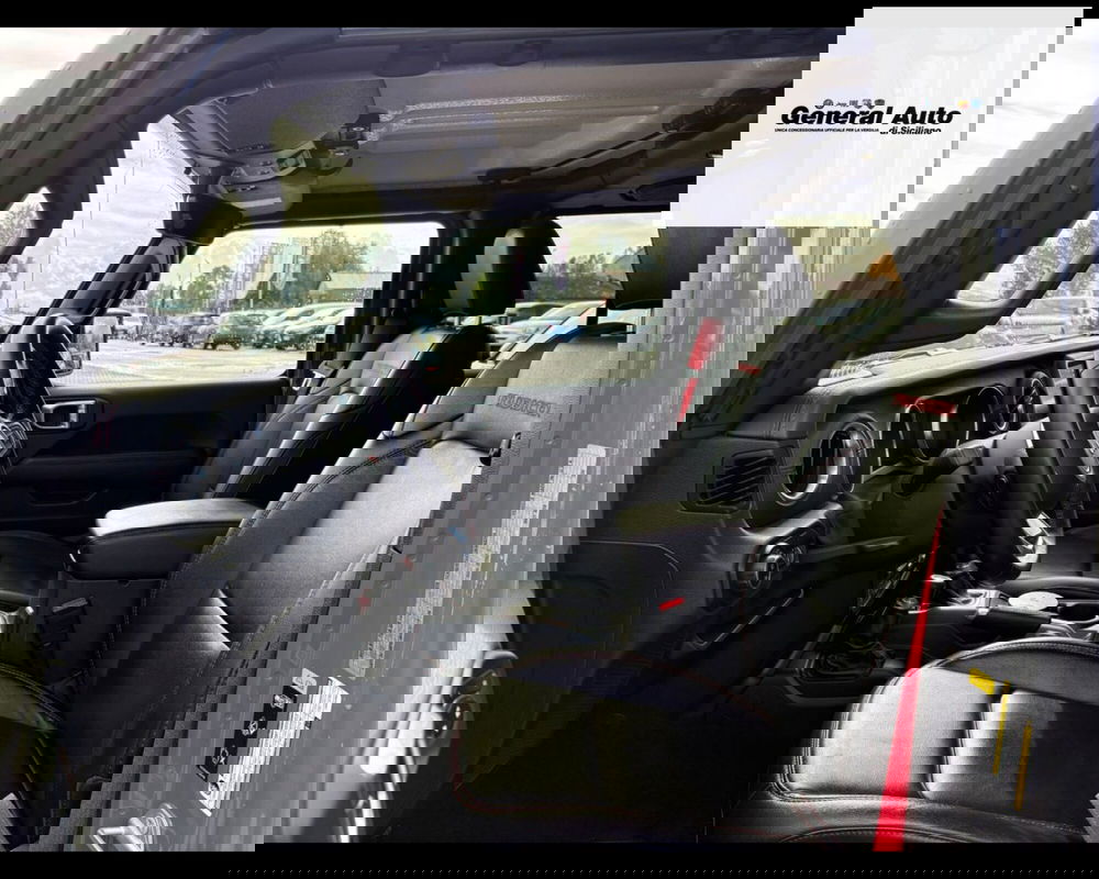 Jeep Wrangler Unlimited usata a Lucca (11)