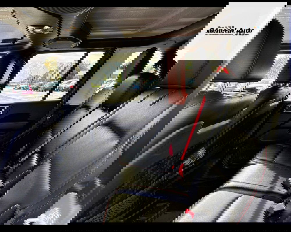 Jeep Wrangler Unlimited usata a Lucca (18)