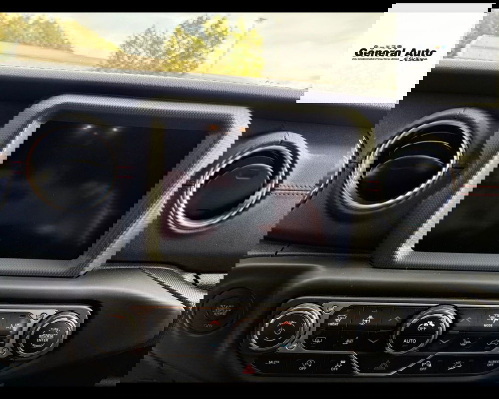 Jeep Wrangler Unlimited usata a Lucca (20)