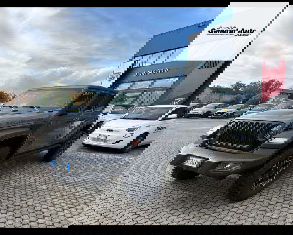 Jeep Wrangler Unlimited usata a Lucca (3)