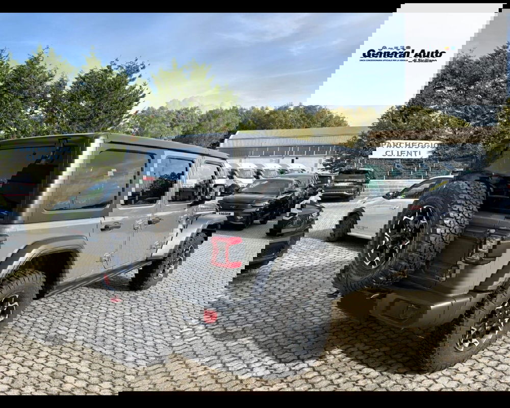 Jeep Wrangler Unlimited usata a Lucca (8)