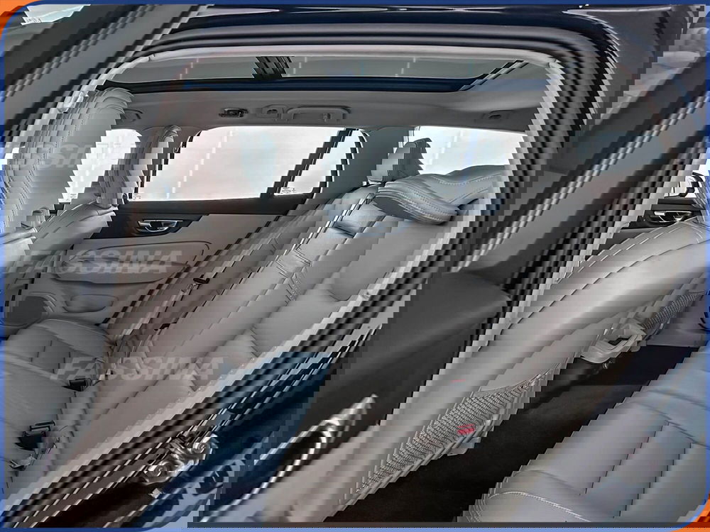 Volvo V60 Cross Country usata a Milano (11)