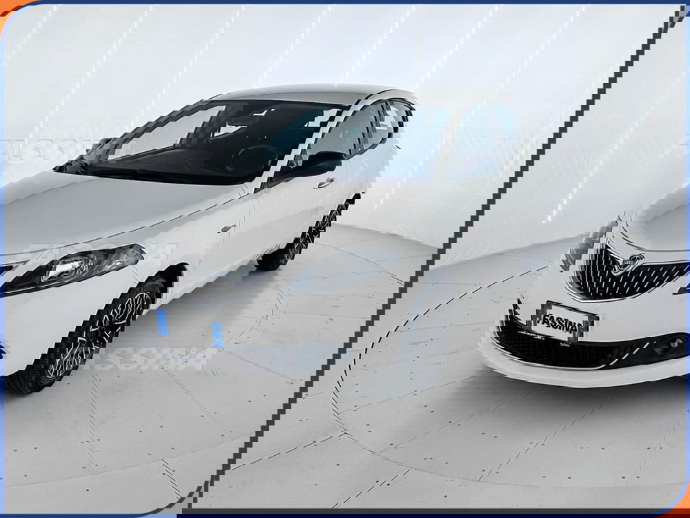 Lancia Ypsilon usata a Milano (4)