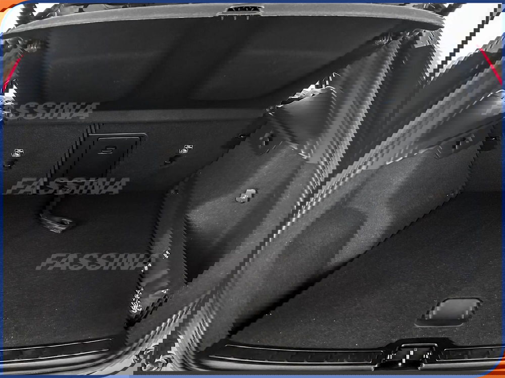 Volvo XC40 usata a Milano (12)
