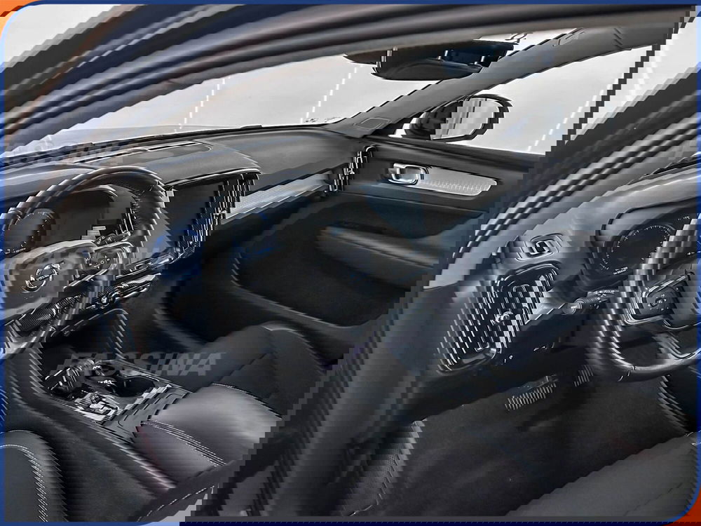 Volvo XC40 usata a Milano (9)
