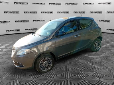 Lancia Ypsilon 0.9 TwinAir 85 CV 5 porte Metano Ecochic Silver del 2013 usata a Piacenza