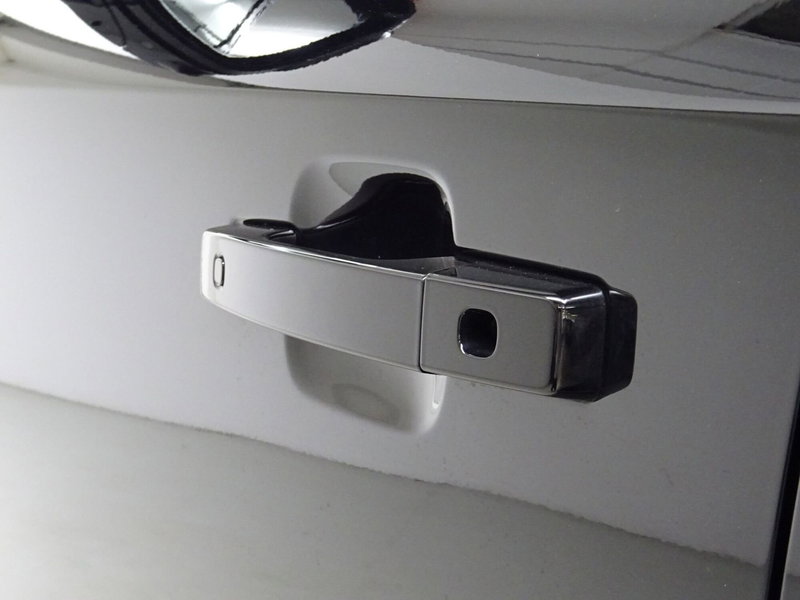 Land Rover Defender usata a Como (11)