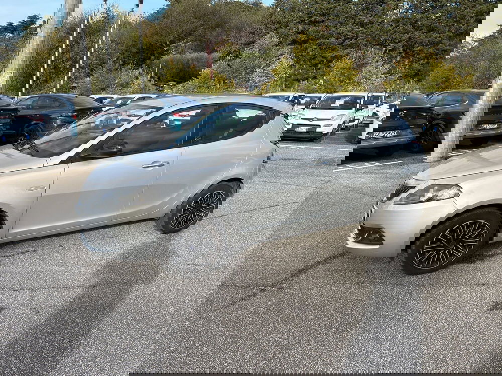 Lancia Ypsilon usata a Roma (6)