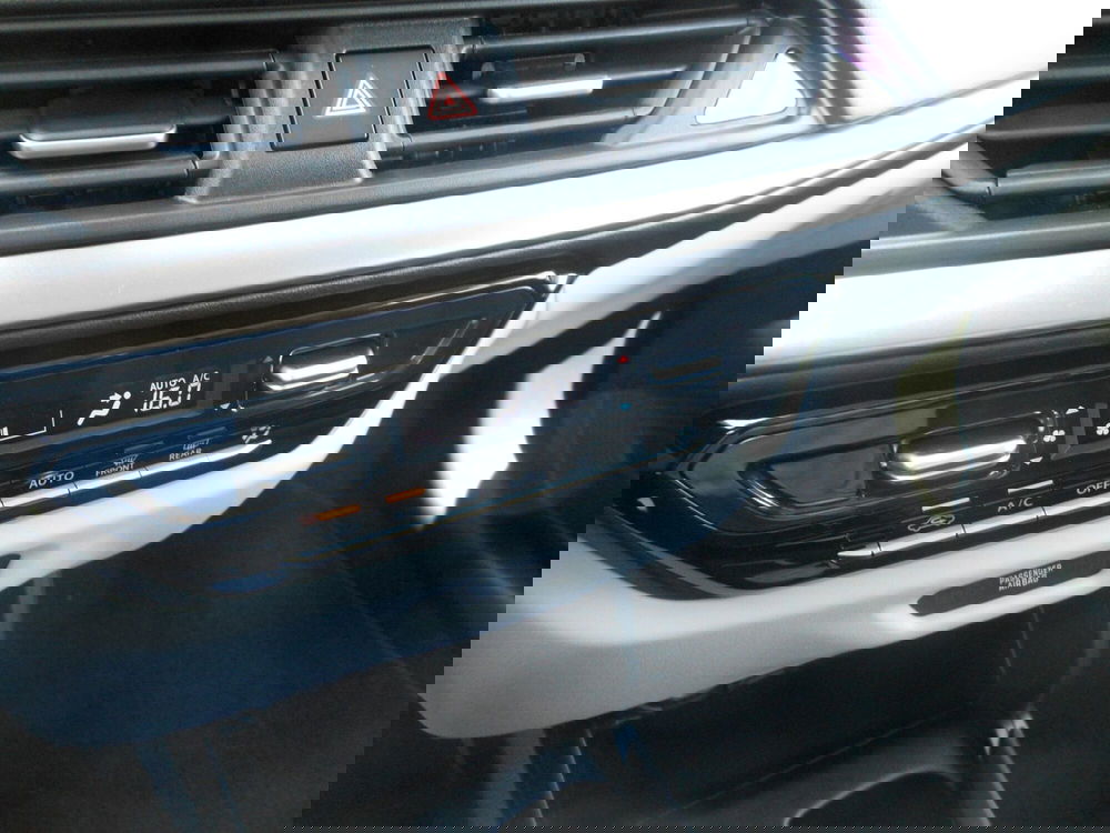 Suzuki Swift nuova a L'Aquila (9)