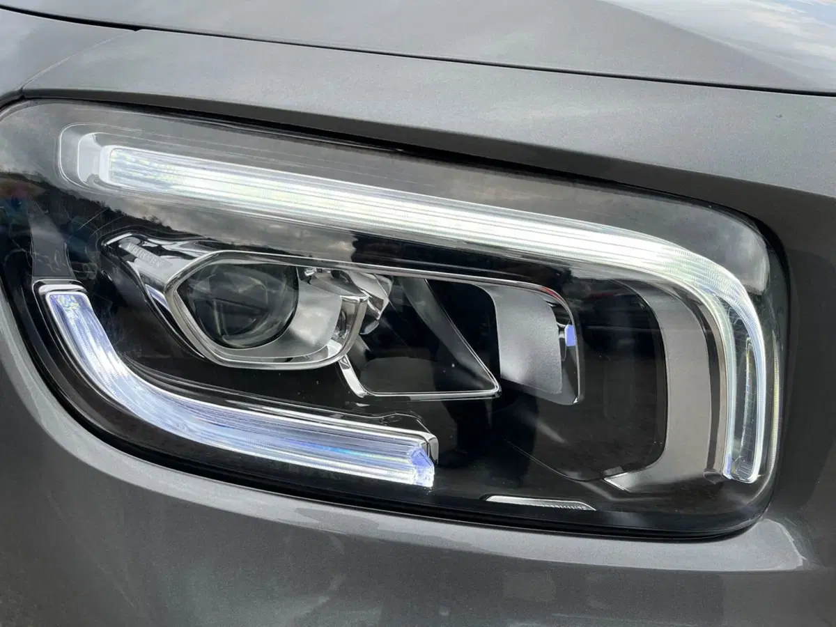 Mercedes-Benz GLB usata a Napoli (7)