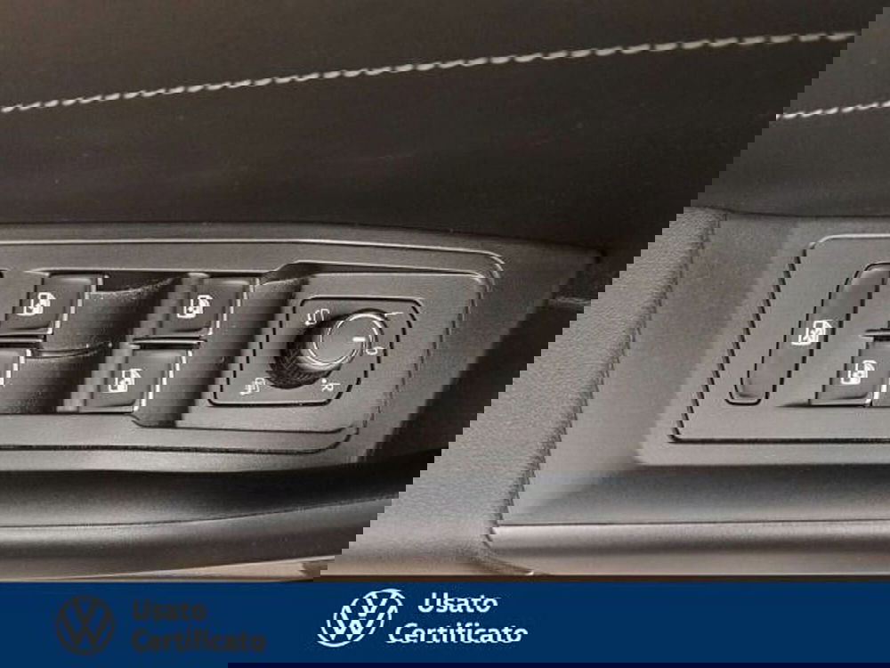 Volkswagen T-Roc usata a Vicenza (12)