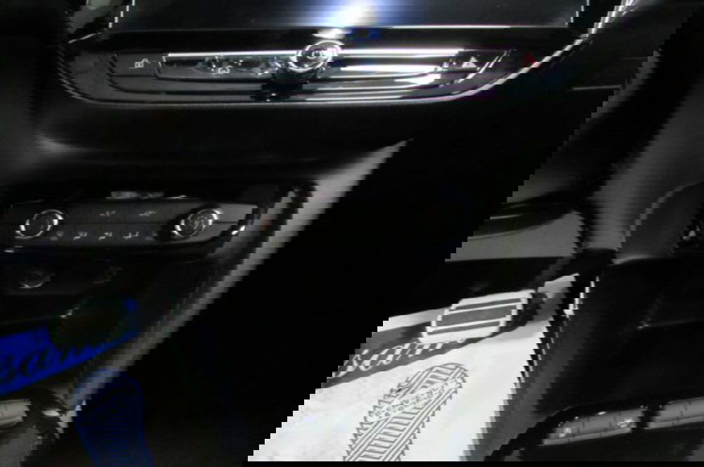 Opel Corsa nuova a Milano (10)