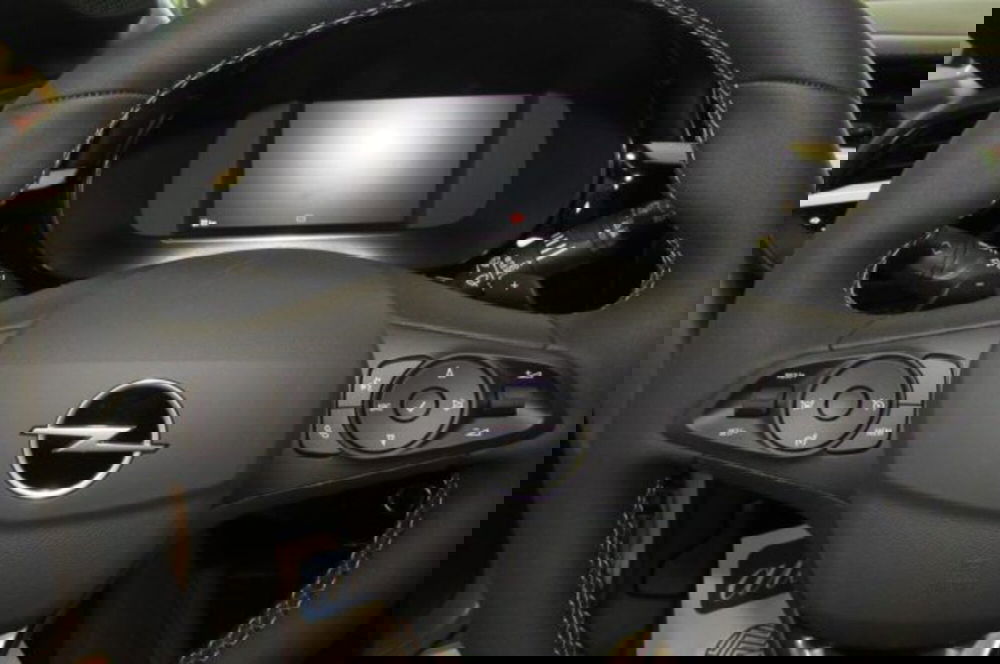 Opel Corsa nuova a Milano (12)