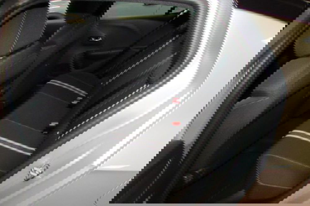 Opel Corsa nuova a Milano (13)