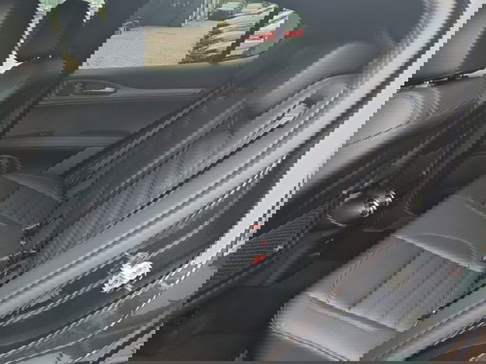 Alfa Romeo Stelvio nuova a Monza e Brianza (12)