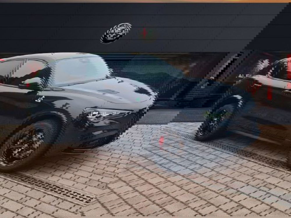 Alfa Romeo Stelvio nuova a Monza e Brianza (3)