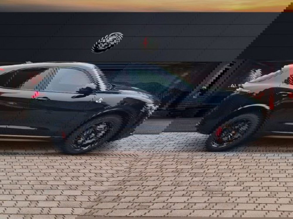 Alfa Romeo Stelvio nuova a Monza e Brianza (4)