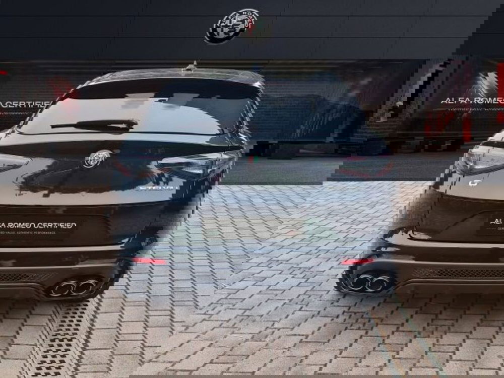 Alfa Romeo Stelvio nuova a Monza e Brianza (5)