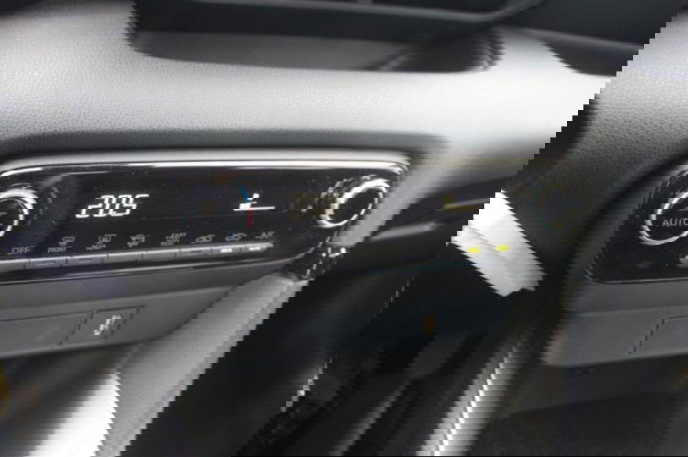 Toyota Yaris Cross usata a Roma (18)