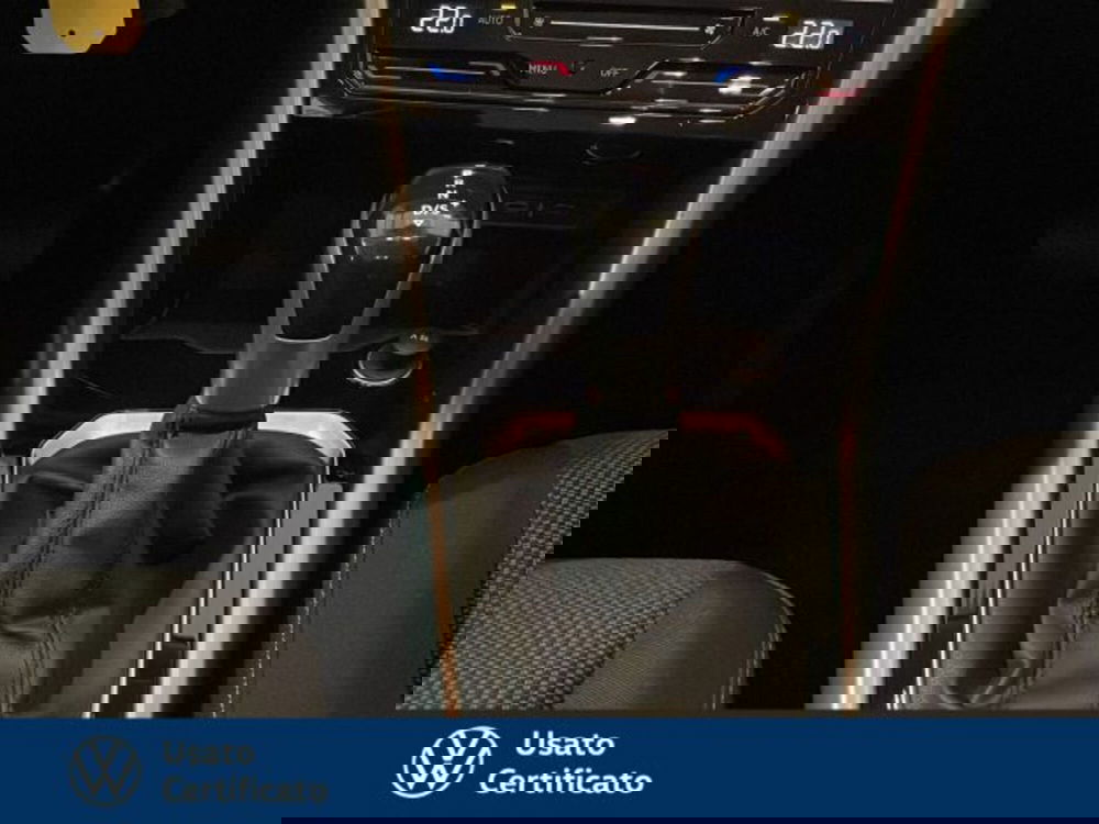 Volkswagen T-Roc usata a Vicenza (11)