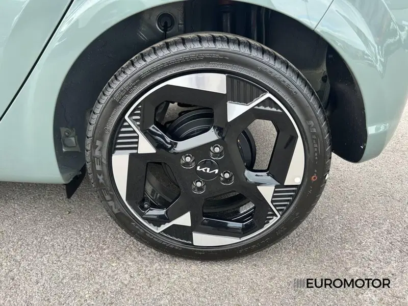 Kia Picanto nuova a Bari (11)