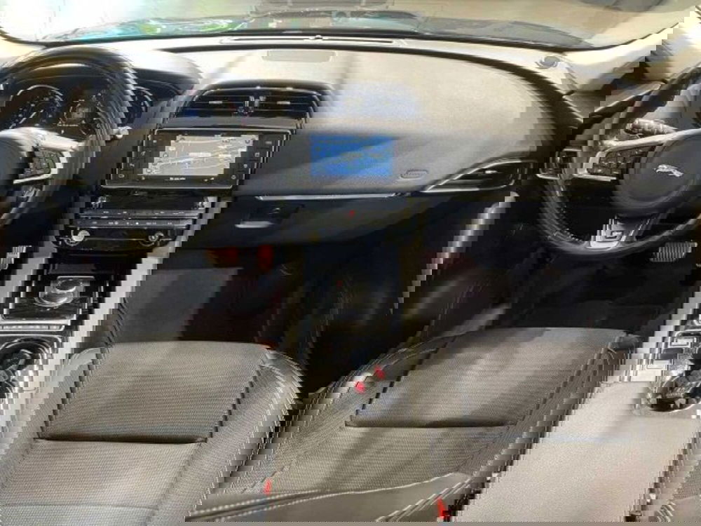 Jaguar F-Pace usata a Sondrio (12)