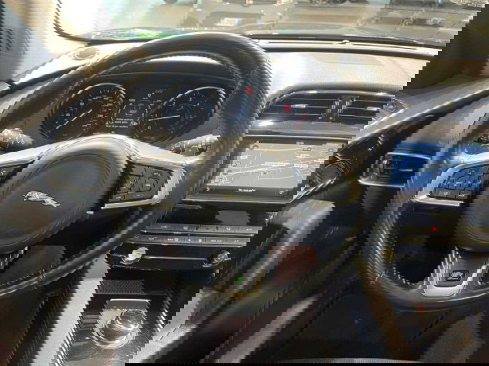 Jaguar F-Pace usata a Sondrio (13)