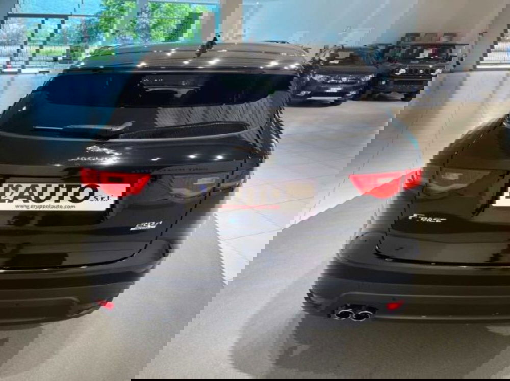 Jaguar F-Pace usata a Sondrio (4)