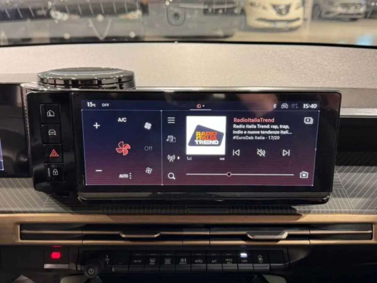 Lancia Ypsilon nuova a Sondrio (16)